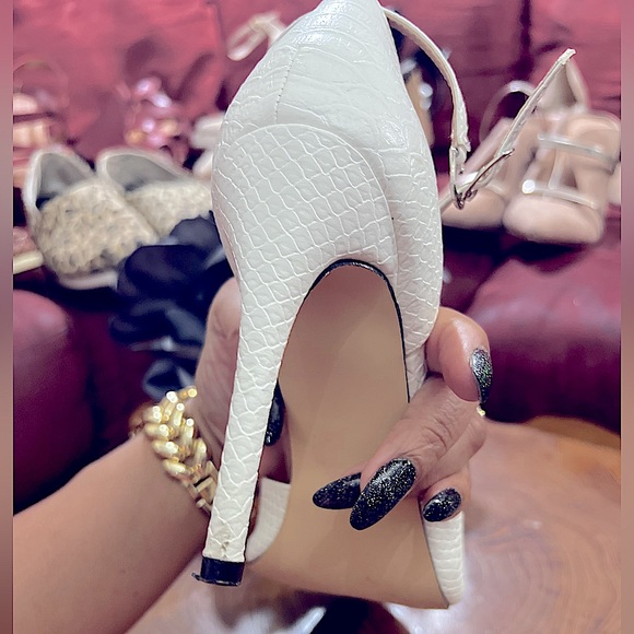 Mary-Jane style White Snakeskin Peep-Toe Stiletto Heels - Picture 7 of 16